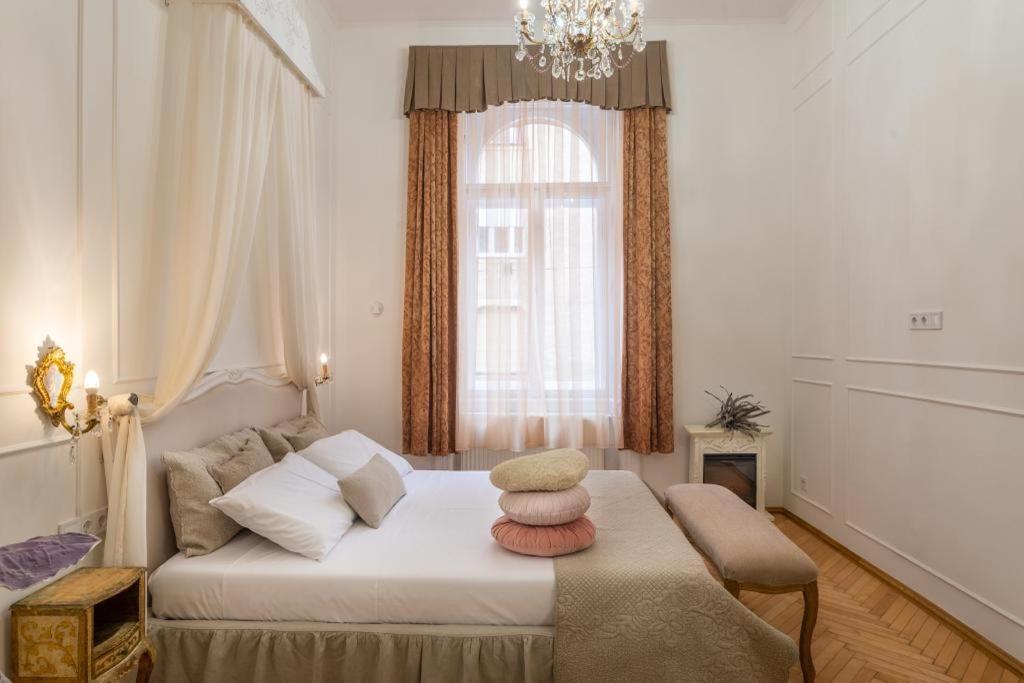 Regina Apartments On Kiraly Street Будапеща Екстериор снимка