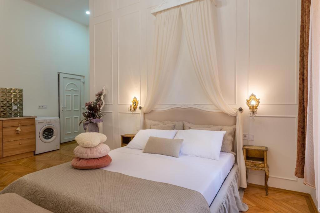 Regina Apartments On Kiraly Street Будапеща Екстериор снимка